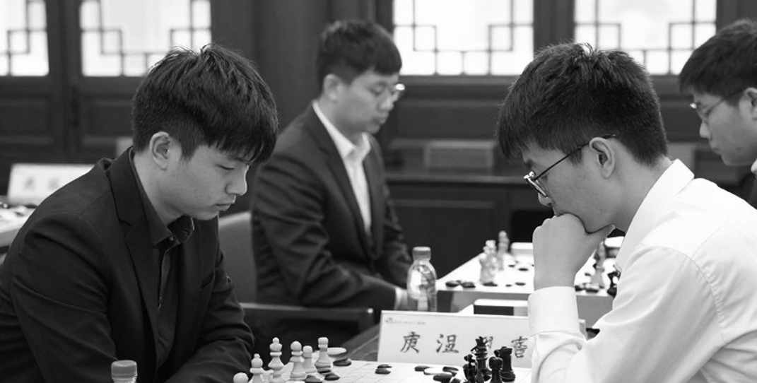 Món quà ngoại giao từ bàn cờ: Bản ghi chép tay của Sindarov tại World Cup được Thủ tướng Ấn Độ trao tặng Tổng thống Uzbekistan