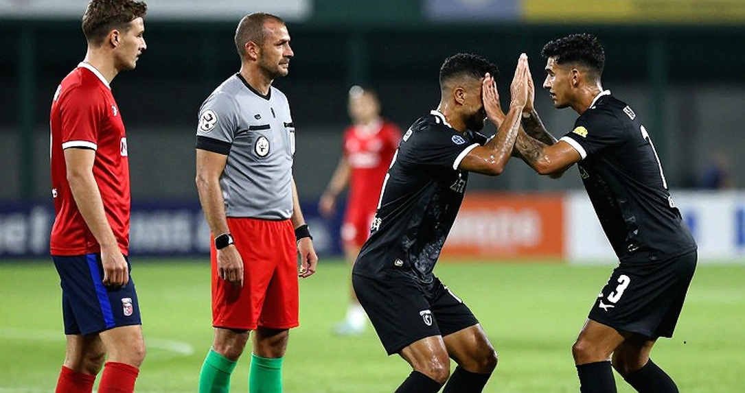 Bốn bàn, một tiếng huýt sáo: Real Madrid thắng Rayo Vallecano và câu hỏi chưa lời đáp ở hành lang trái