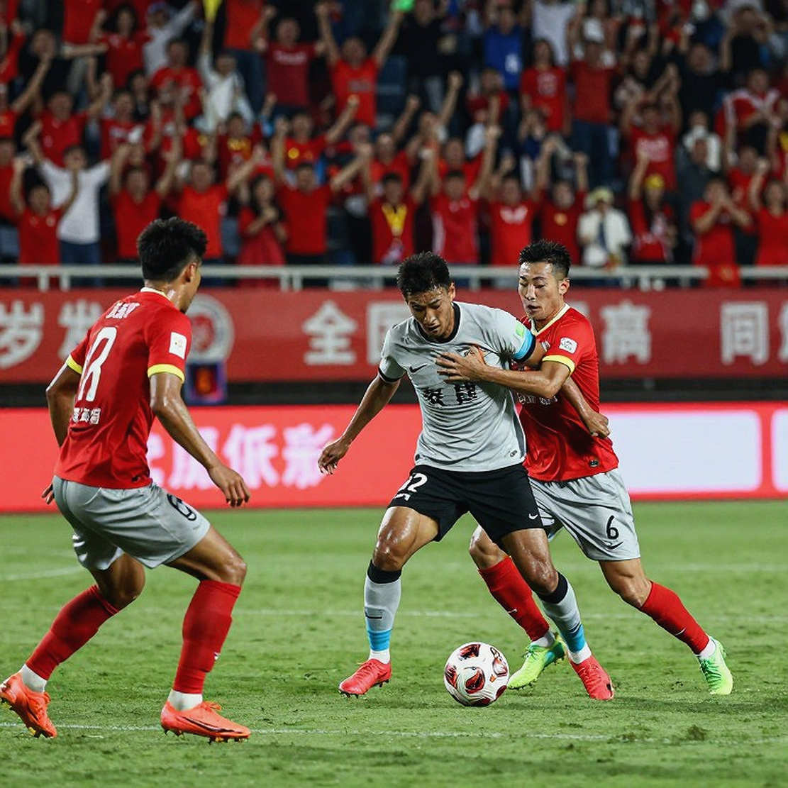 Thị trường chuyển nhượng V.League: Bản hợp đồng, dòng tiền và những khoảng tối chưa kể
