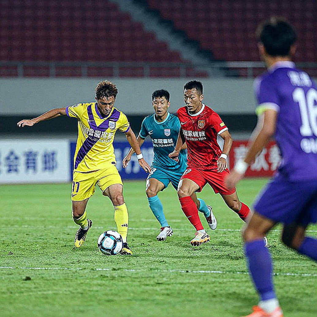 Kỳ chuyển nhượng V.League: Tín hiệu thật nằm sau tiếng ồn